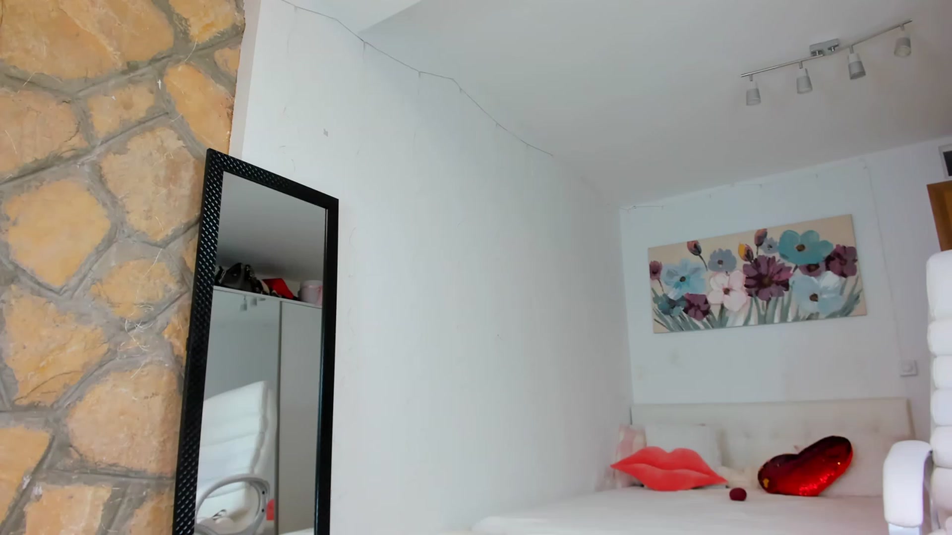 Gallery image thumbnail from AnnasCloset's myfreecams stream on, 01/08/2023, 02:18 image 6 of 20