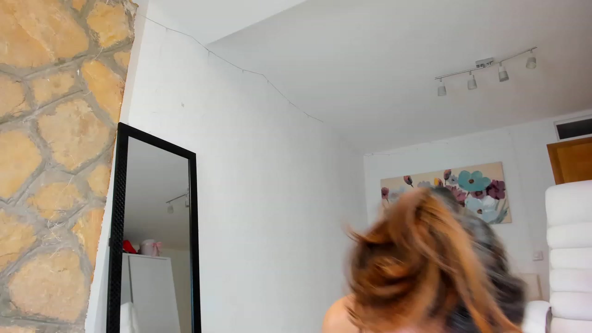 Gallery image thumbnail from AnnasCloset's myfreecams stream on, 01/08/2023, 02:18 image 14 of 20