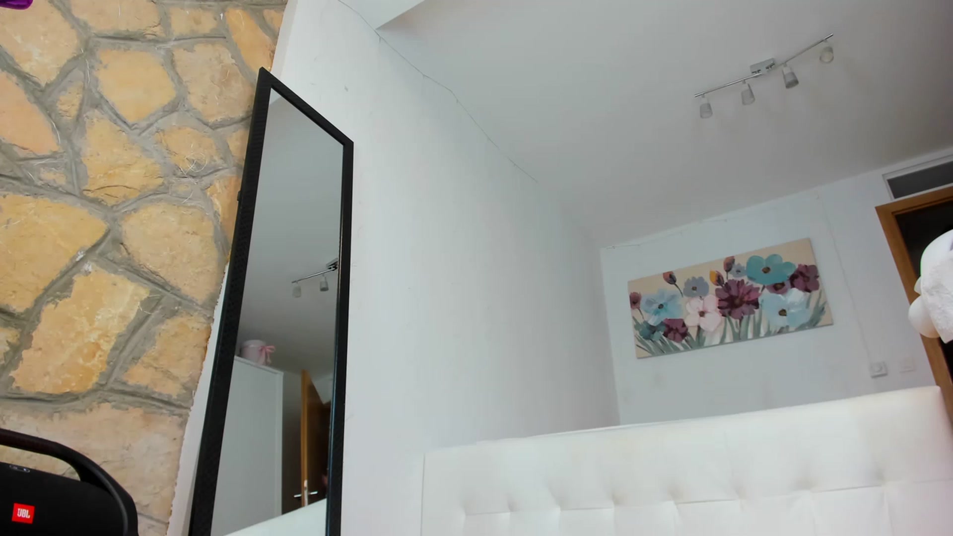Gallery image thumbnail from AnnasCloset's myfreecams stream on, 01/09/2023, 24:15 image 7 of 20