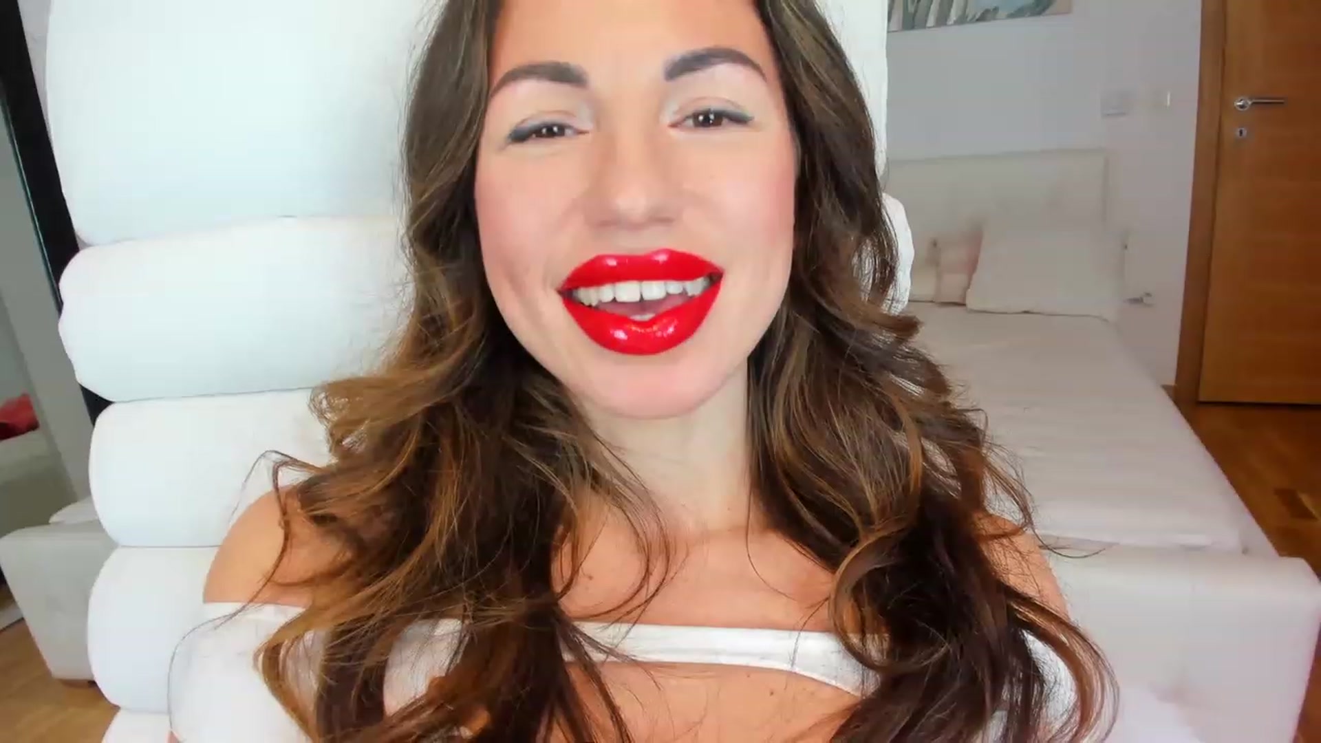 Gallery image thumbnail from AnnasCloset's myfreecams stream on, 01/10/2023, 01:54 image 15 of 20