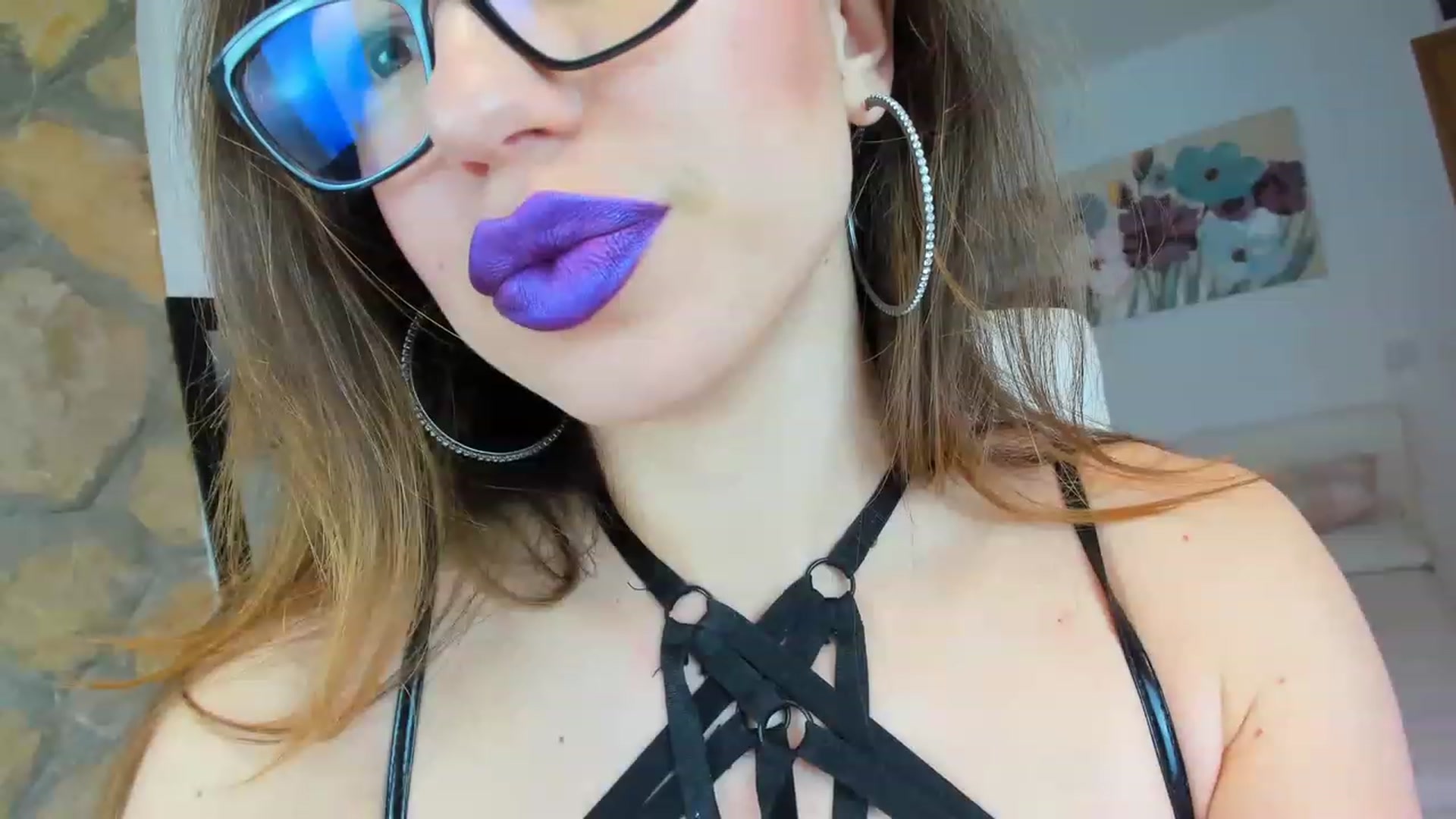 Gallery image thumbnail from AnnasCloset's myfreecams stream on, 01/18/2023, 24:08 image 6 of 20