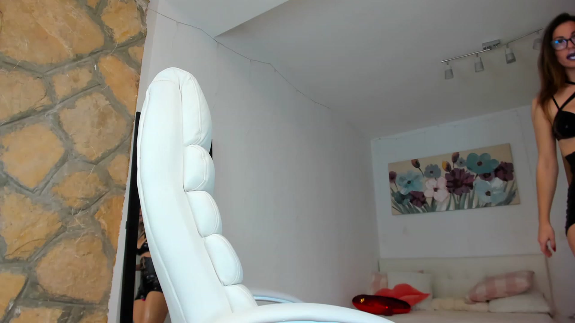 Gallery image thumbnail from AnnasCloset's myfreecams stream on, 01/18/2023, 24:08 image 18 of 20
