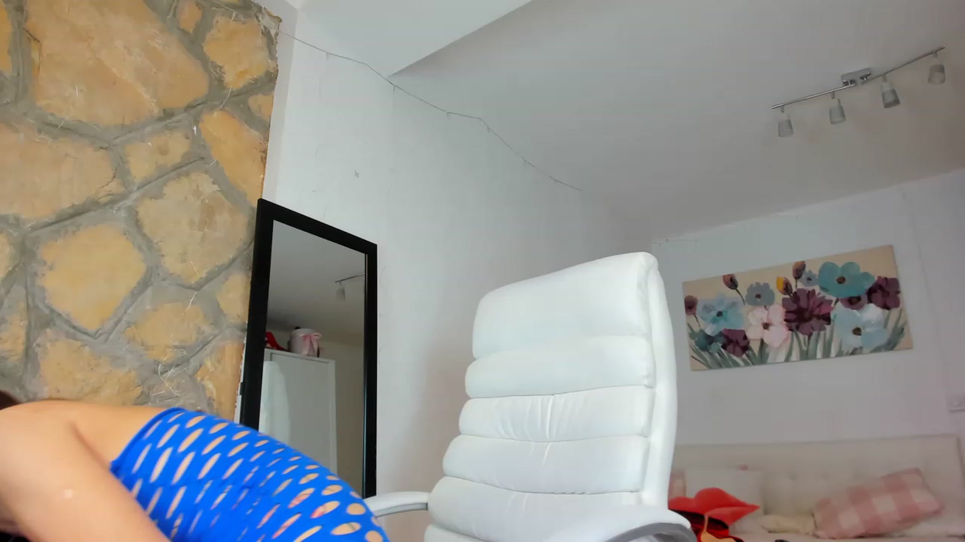 Gallery image thumbnail from AnnasCloset's myfreecams stream on, 01/23/2023, 03:18 image 6 of 20