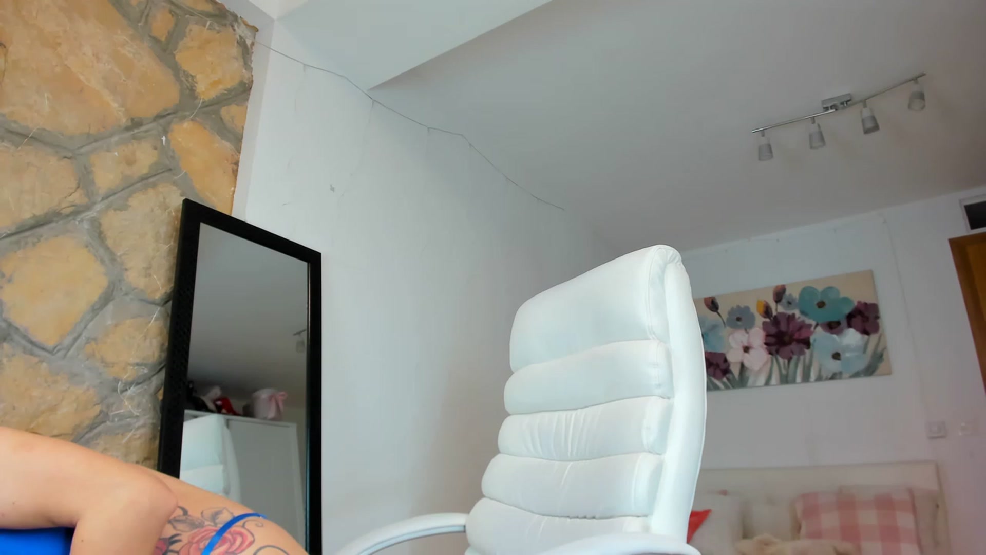 Gallery image thumbnail from AnnasCloset's myfreecams stream on, 01/29/2023, 23:11 image 8 of 20