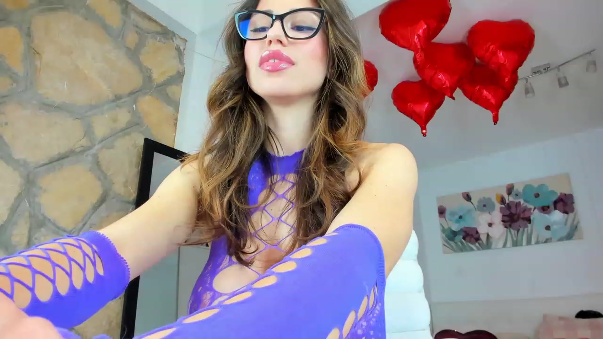 Gallery image thumbnail from AnnasCloset's myfreecams stream on, 02/08/2023, 24:53 image 16 of 20