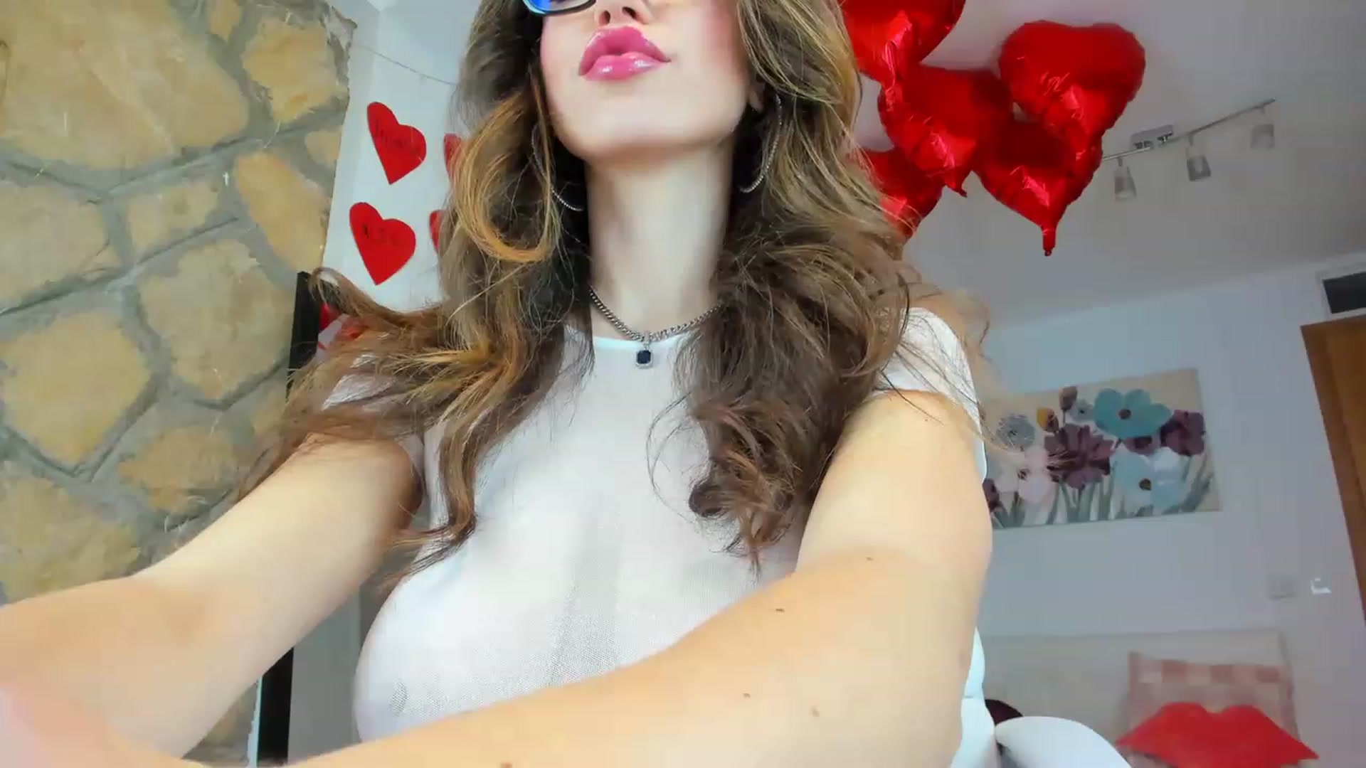 Gallery image thumbnail from AnnasCloset's myfreecams stream on, 02/12/2023, 22:51 image 17 of 20