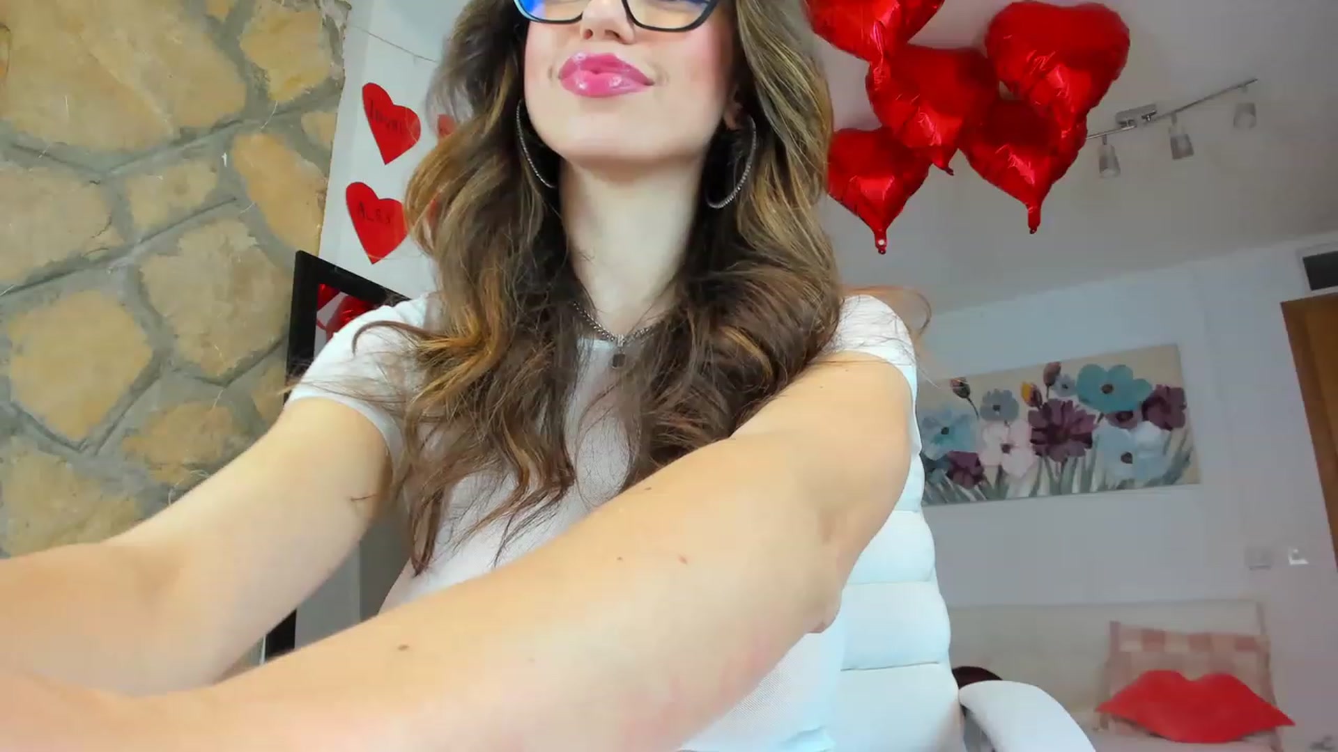 Gallery image thumbnail from AnnasCloset's myfreecams stream on, 02/12/2023, 22:51 image 19 of 20