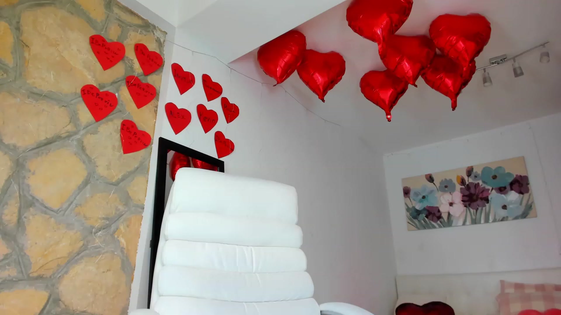 Gallery image thumbnail from AnnasCloset's myfreecams stream on, 02/15/2023, 04:43 image 17 of 20