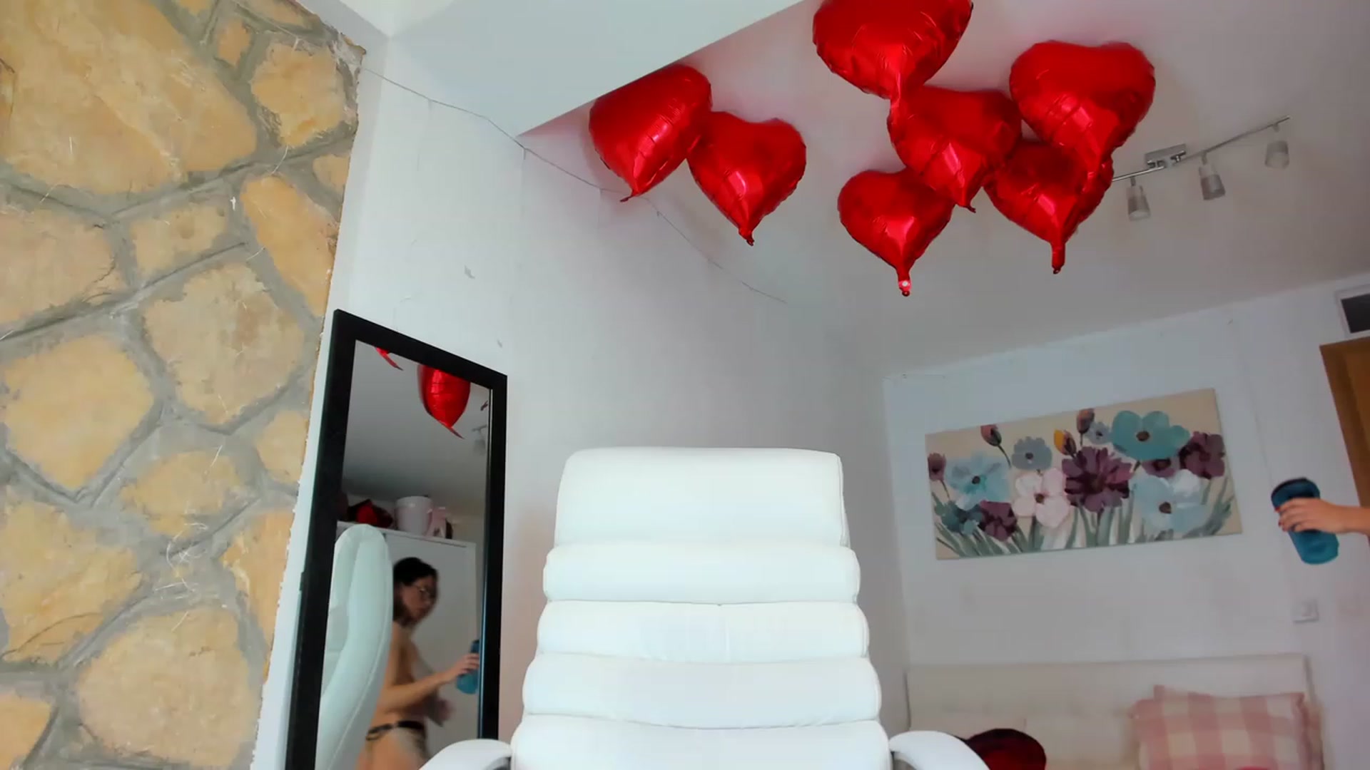 Gallery image thumbnail from AnnasCloset's myfreecams stream on, 02/17/2023, 23:16 image 9 of 20