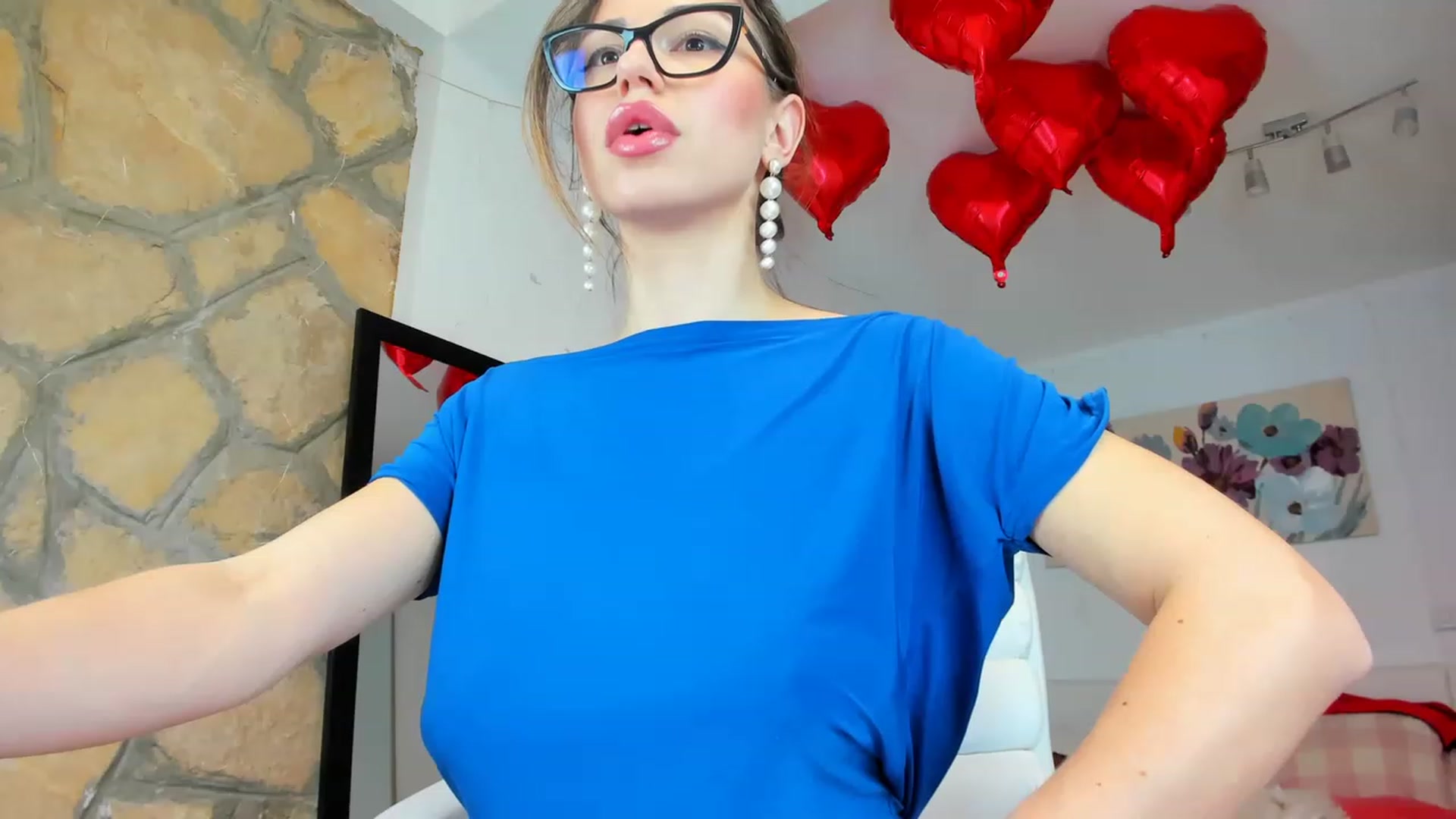 Gallery image thumbnail from AnnasCloset's myfreecams stream on, 02/19/2023, 02:45 image 13 of 20