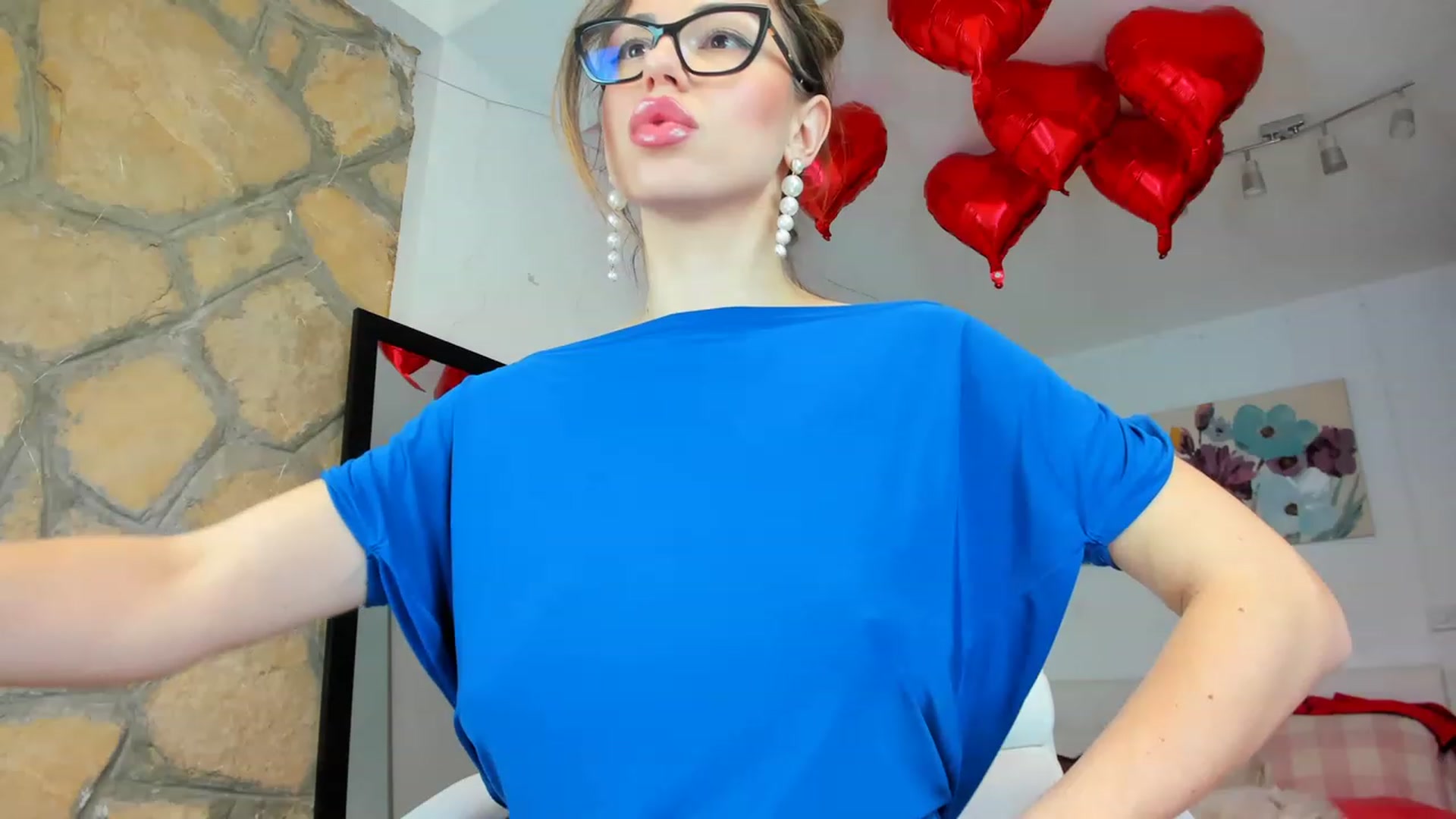 Gallery image thumbnail from AnnasCloset's myfreecams stream on, 02/19/2023, 02:45 image 20 of 20