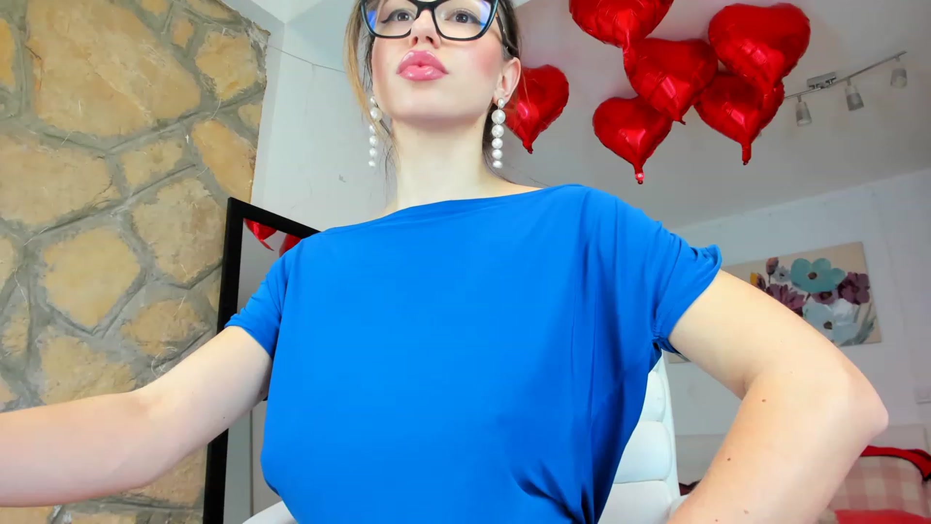 Gallery image thumbnail from AnnasCloset's myfreecams stream on, 02/19/2023, 02:45 image 11 of 20