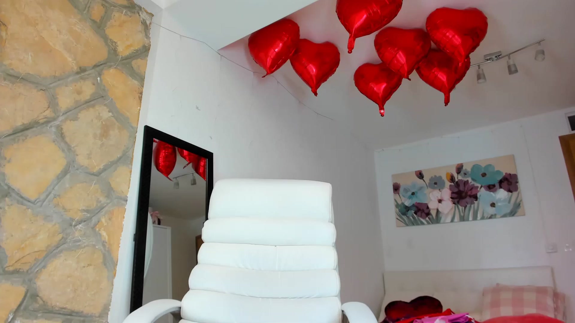 Gallery image thumbnail from AnnasCloset's myfreecams stream on, 02/25/2023, 24:39 image 12 of 20