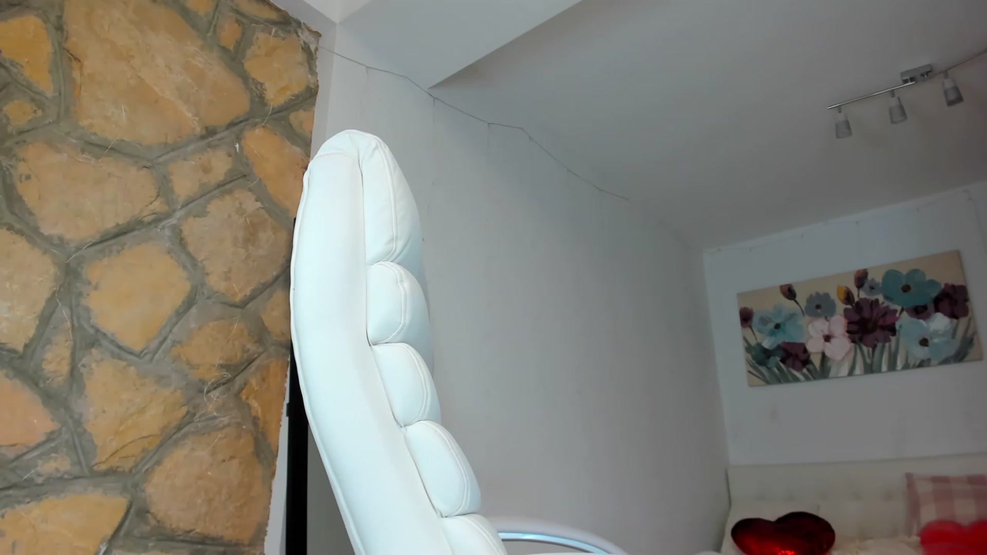 Gallery image thumbnail from AnnasCloset's myfreecams stream on, 02/26/2023, 23:47 image 12 of 20