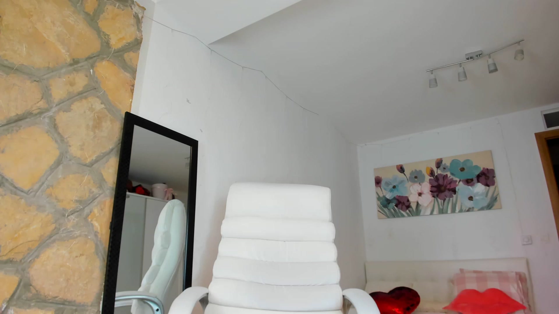 Gallery image thumbnail from AnnasCloset's myfreecams stream on, 03/02/2023, 03:58 image 18 of 20