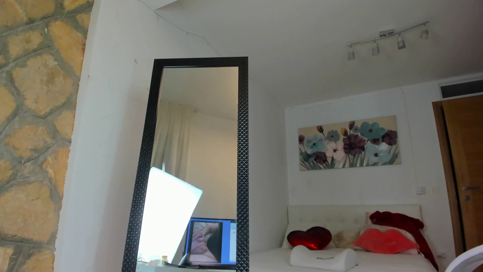 Gallery image thumbnail from AnnasCloset's myfreecams stream on, 03/03/2023, 02:25 image 14 of 20