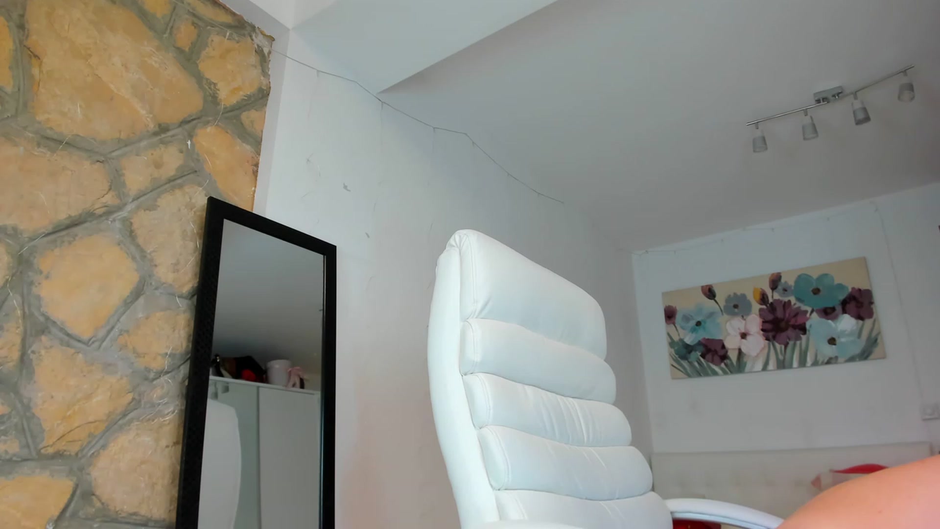 Gallery image thumbnail from AnnasCloset's myfreecams stream on, 03/26/2023, 23:12 image 17 of 20