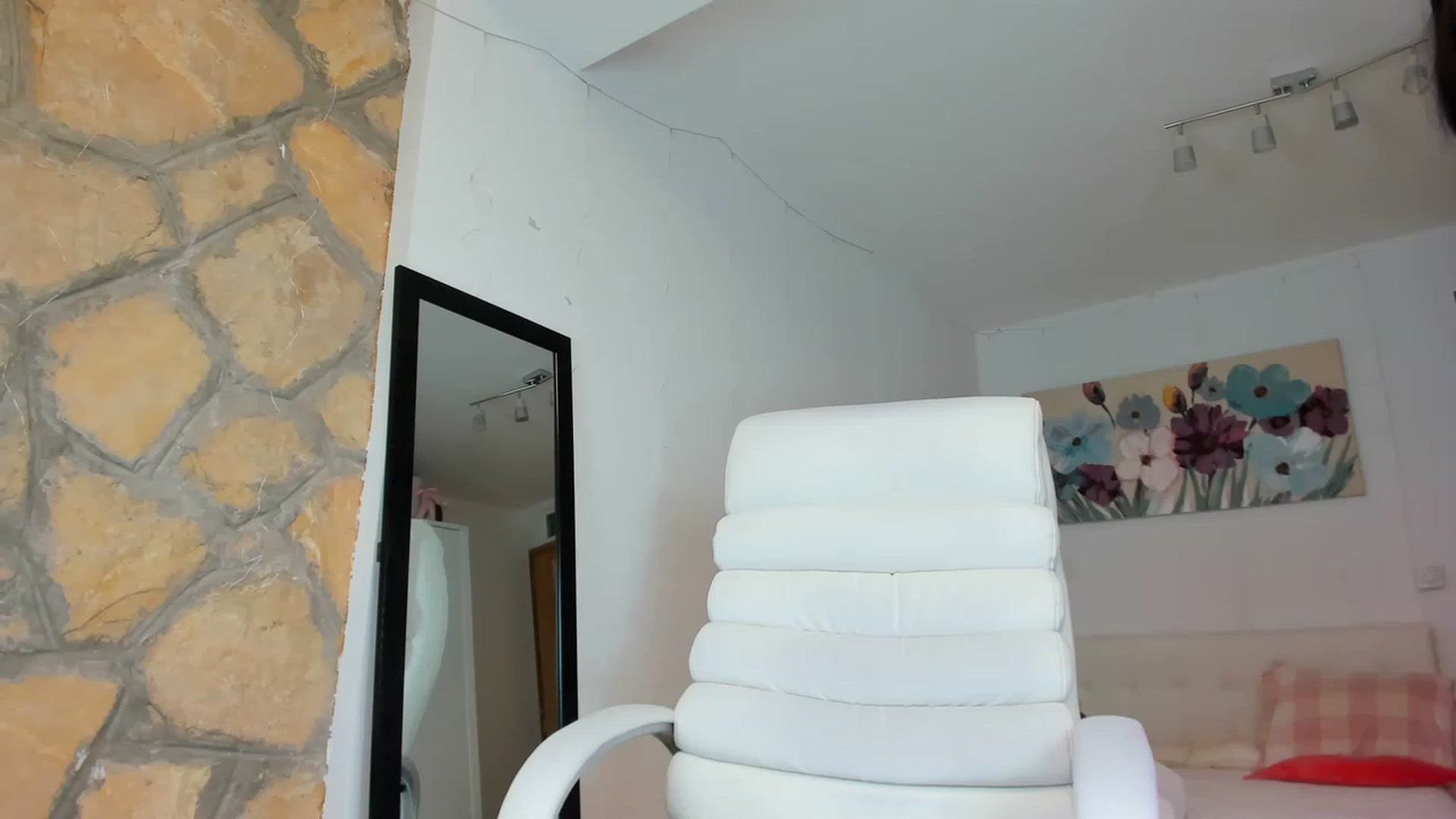 Gallery image thumbnail from AnnasCloset's myfreecams stream on, 03/29/2023, 23:23 image 1 of 20