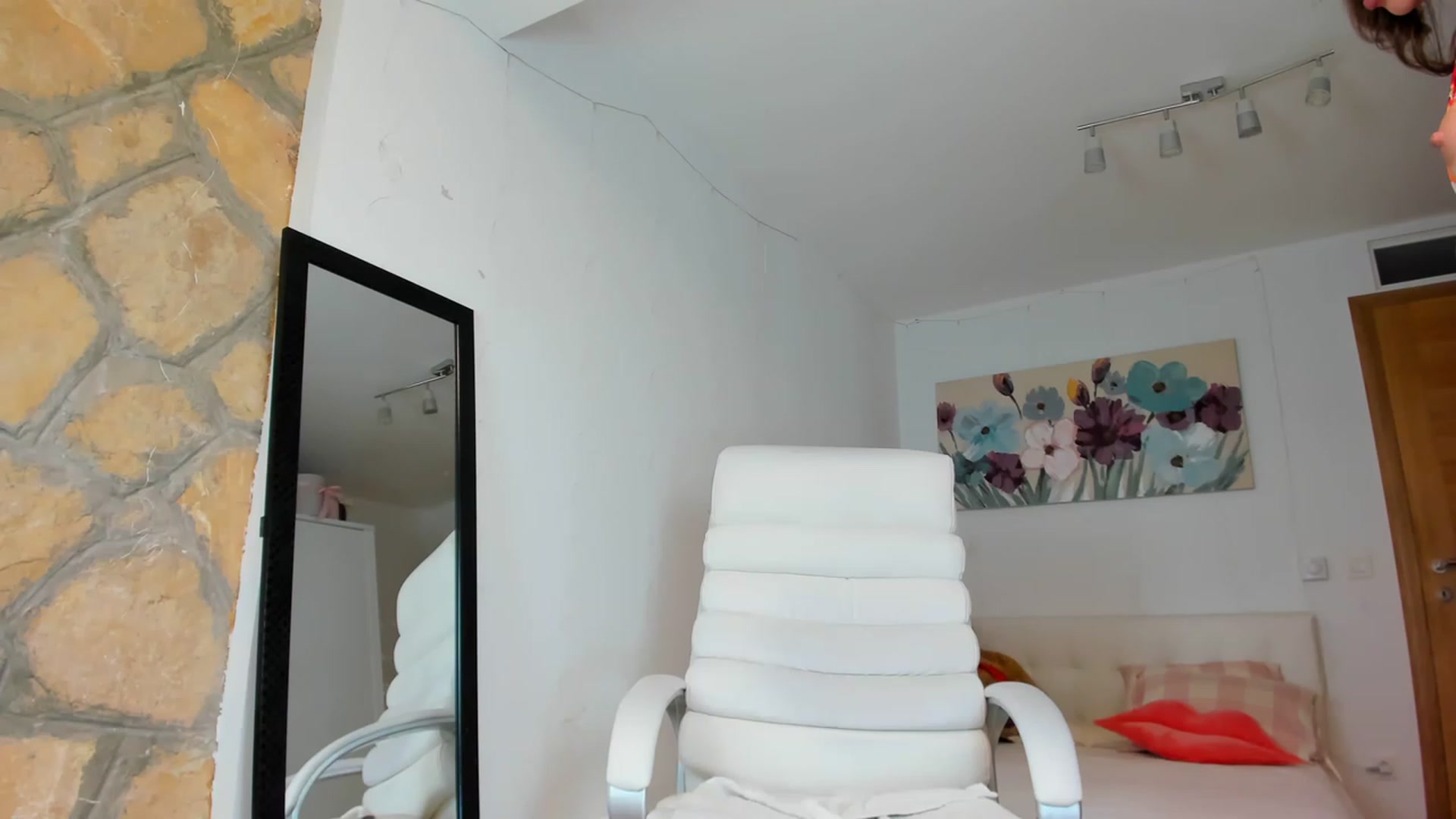 Gallery image thumbnail from AnnasCloset's myfreecams stream on, 04/05/2023, 02:16 image 15 of 20