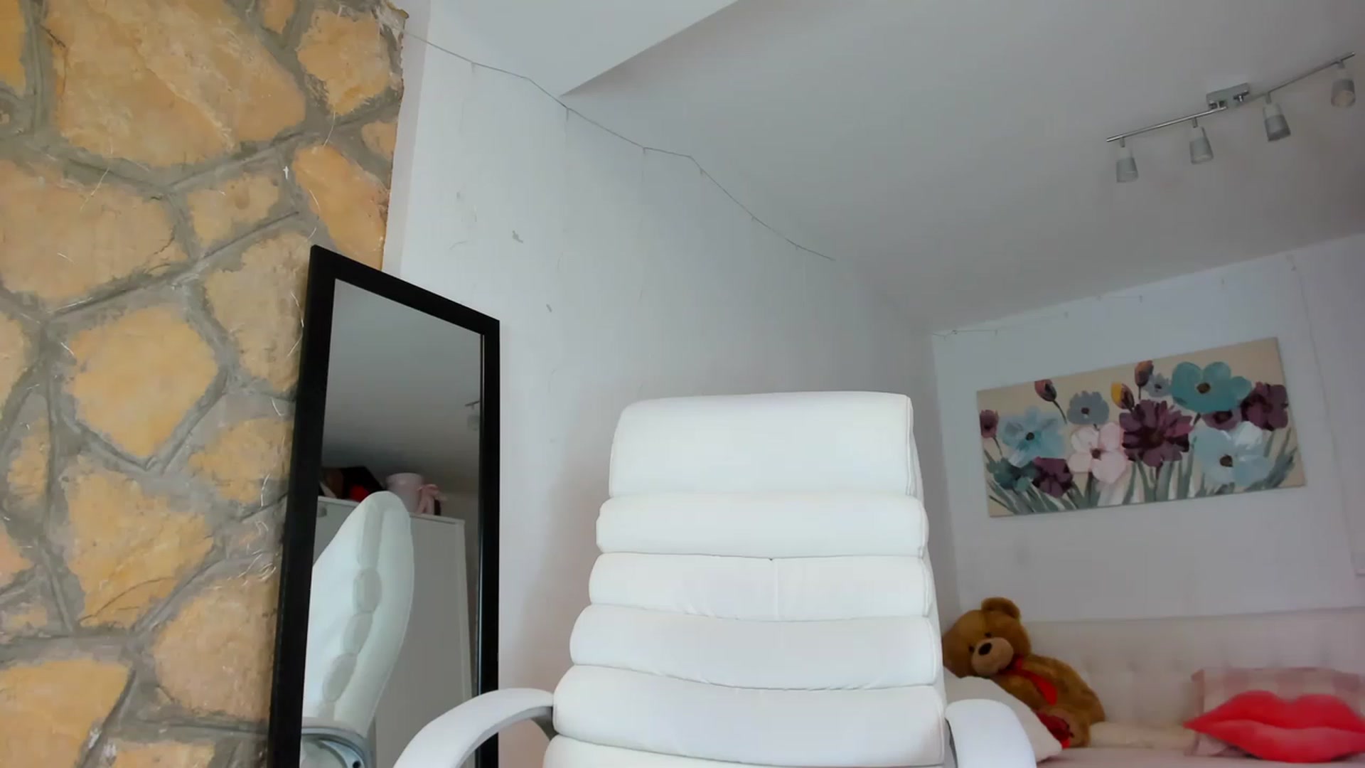 Gallery image thumbnail from AnnasCloset's myfreecams stream on, 04/10/2023, 09:04 image 13 of 20