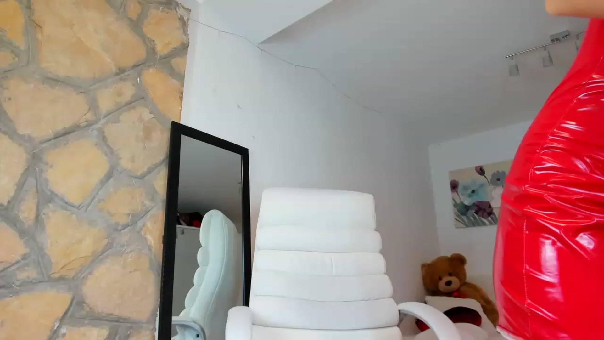 Gallery image thumbnail from AnnasCloset's myfreecams stream on, 04/21/2023, 02:57 image 7 of 20