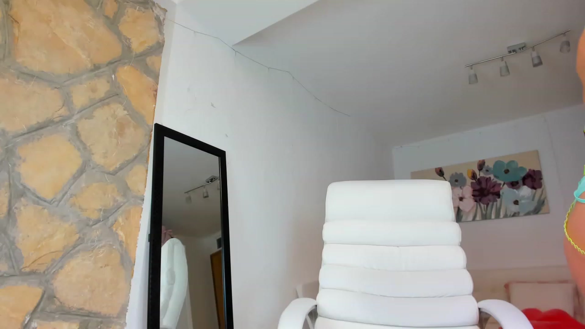 Gallery image thumbnail from AnnasCloset's myfreecams stream on, 05/02/2023, 24:03 image 19 of 20