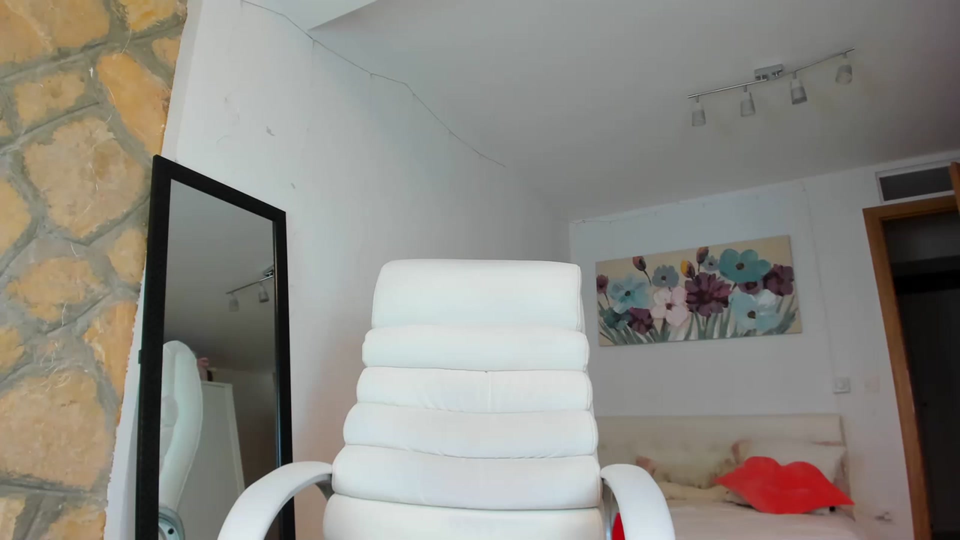 Gallery image thumbnail from AnnasCloset's myfreecams stream on, 05/03/2023, 01:27 image 19 of 20