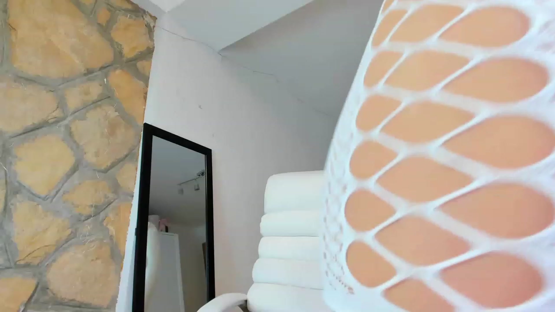 Gallery image thumbnail from AnnasCloset's myfreecams stream on, 05/04/2023, 02:04 image 6 of 20