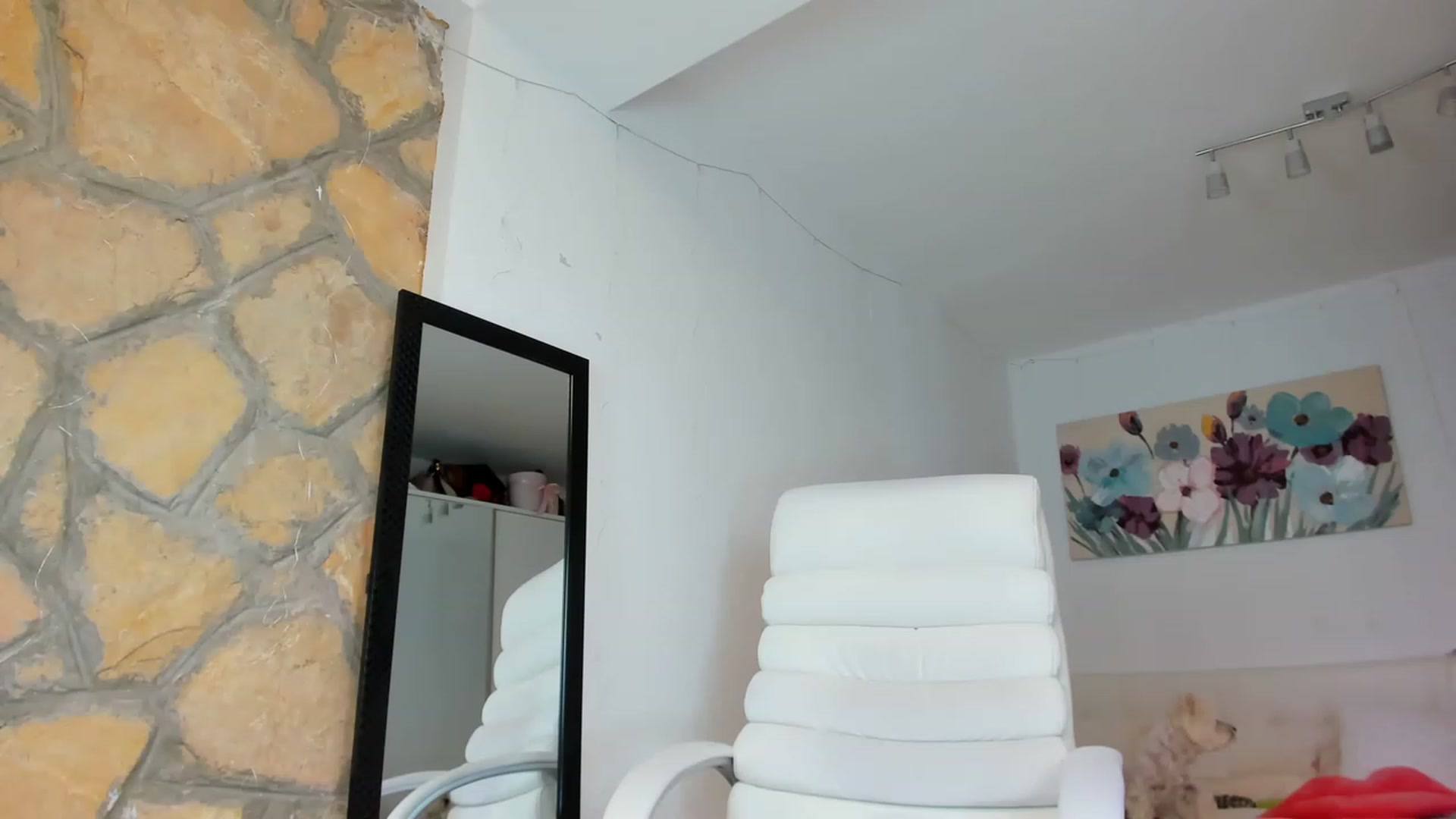 Gallery image thumbnail from AnnasCloset's myfreecams stream on, 05/24/2023, 24:02 image 16 of 20