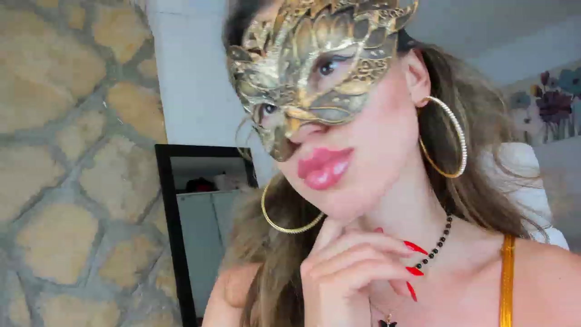 Gallery image thumbnail from AnnasCloset's myfreecams stream on, 05/29/2023, 04:21 image 10 of 20