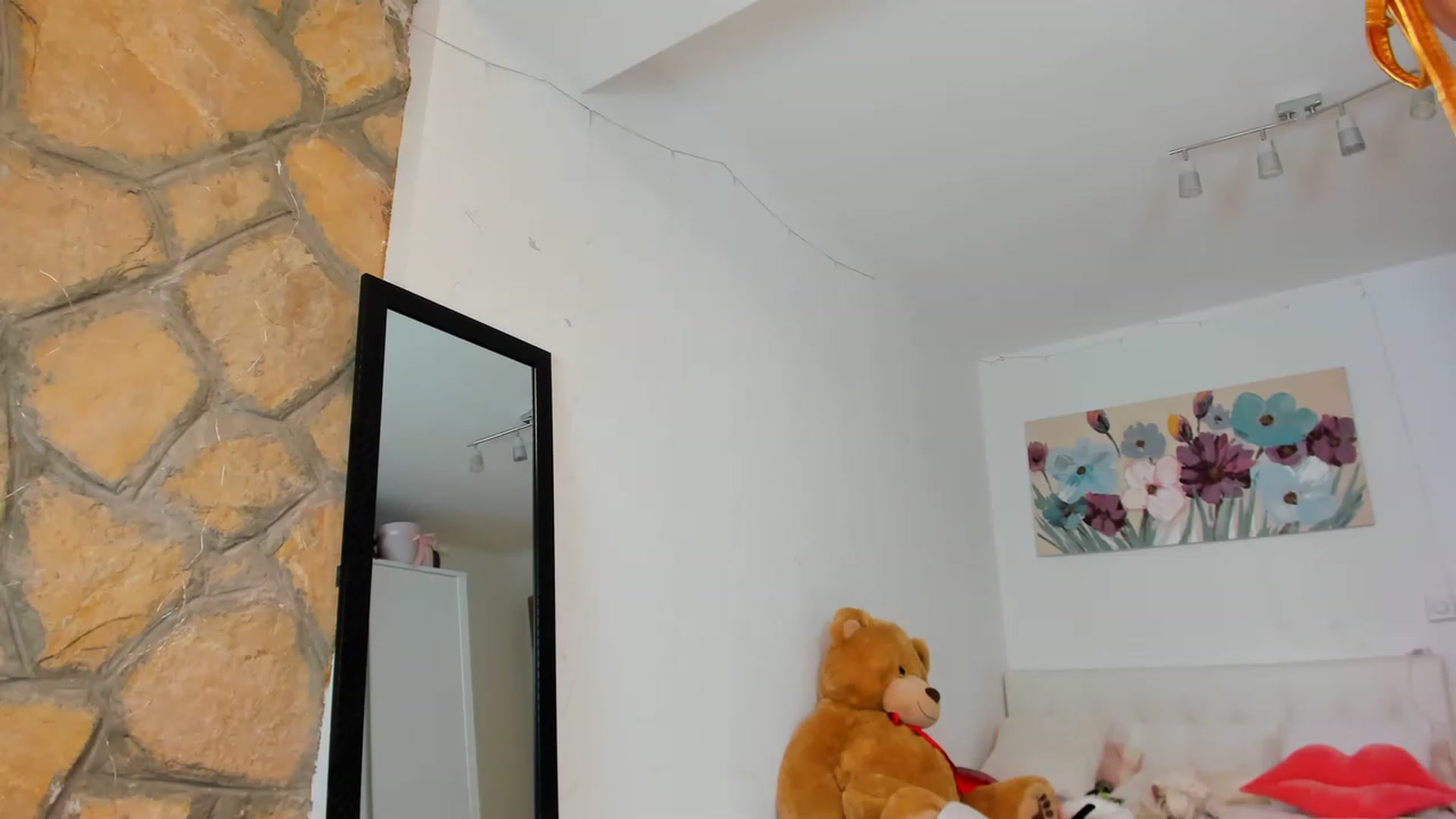 Gallery image thumbnail from AnnasCloset's myfreecams stream on, 06/02/2023, 02:05 image 15 of 20