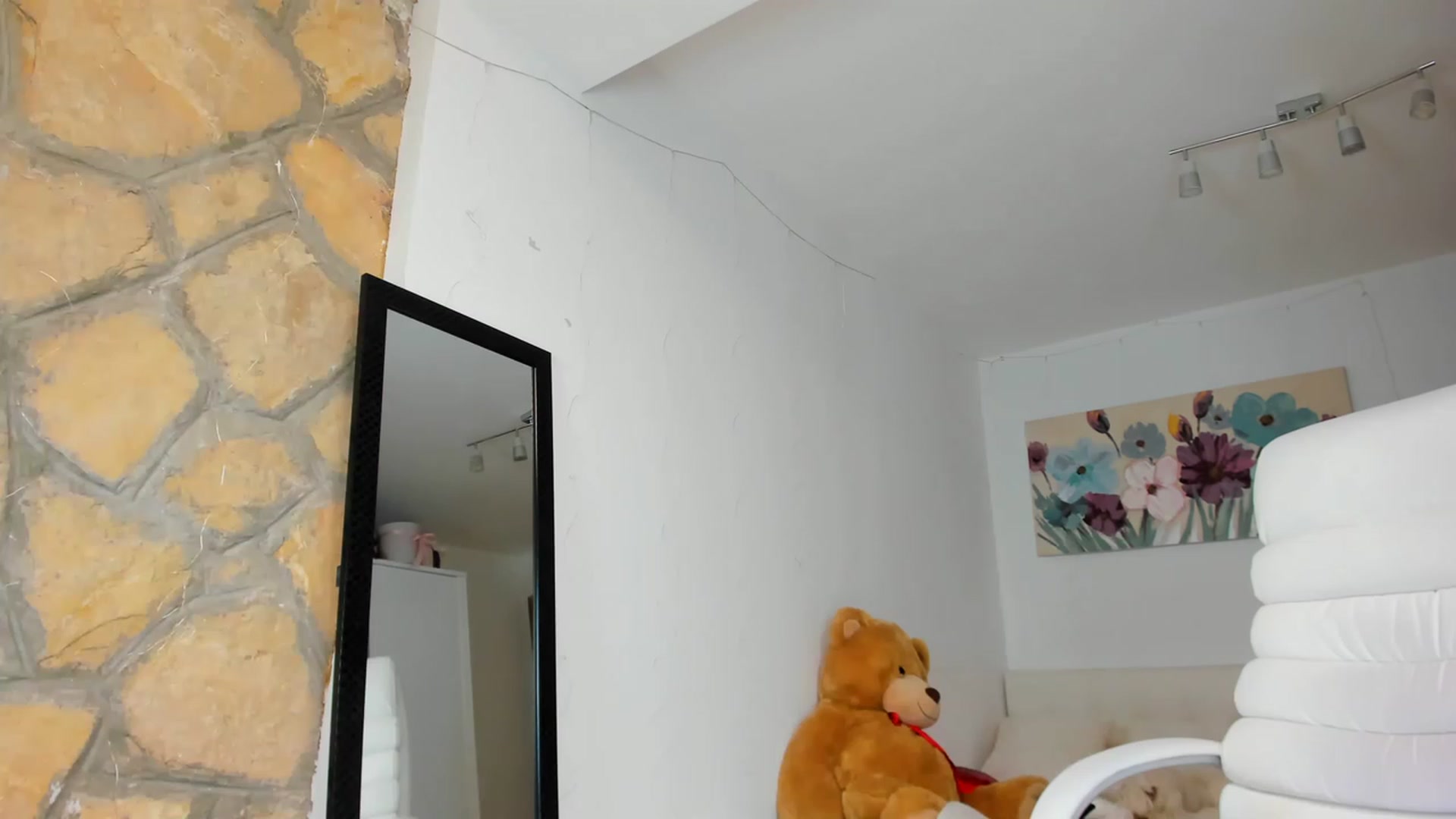 Gallery image thumbnail from AnnasCloset's myfreecams stream on, 06/02/2023, 02:05 image 11 of 20