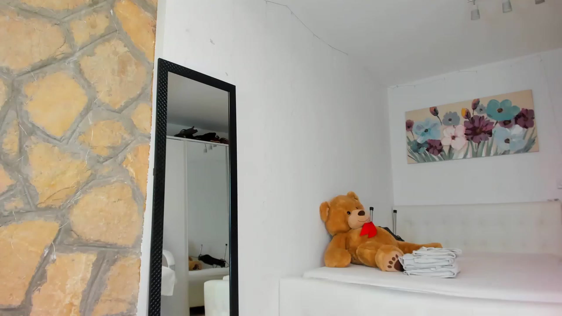 Gallery image thumbnail from AnnasCloset's myfreecams stream on, 06/02/2023, 22:56 image 20 of 20