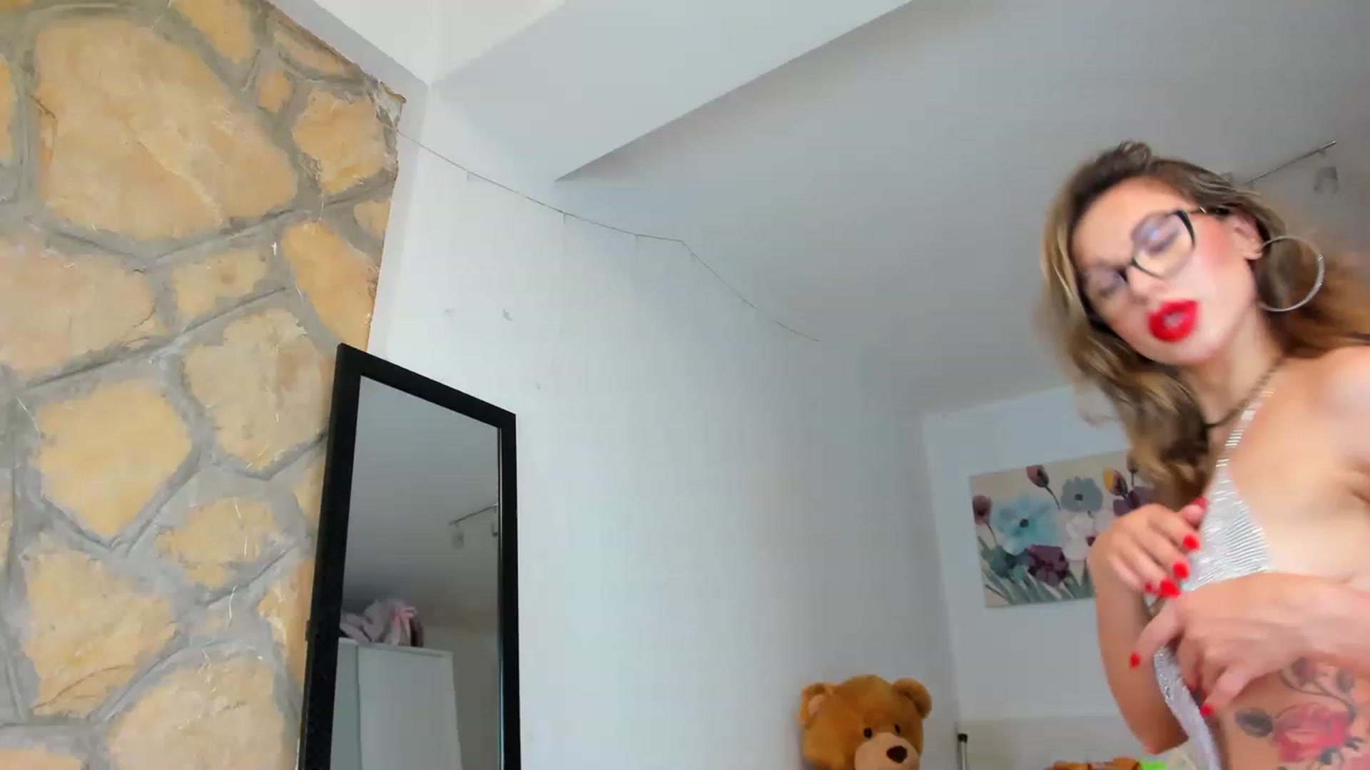 Gallery image thumbnail from AnnasCloset's myfreecams stream on, 06/28/2023, 01:57 image 10 of 20
