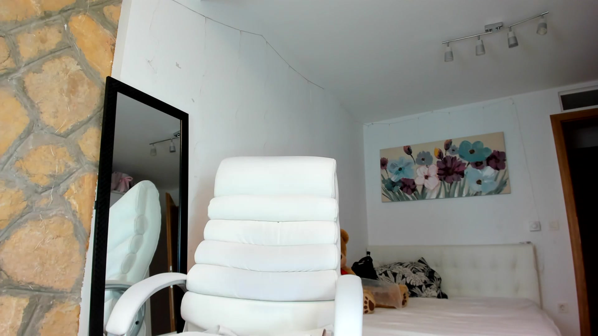 Gallery image thumbnail from AnnasCloset's myfreecams stream on, 07/14/2023, 23:34 image 6 of 20