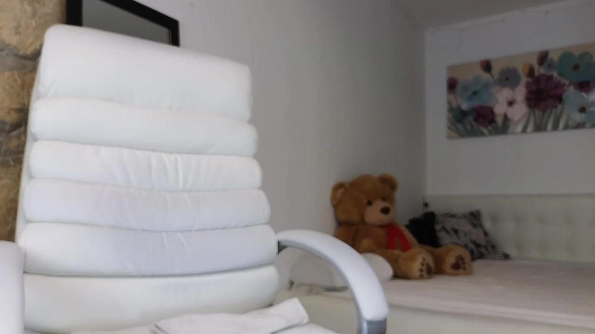 Gallery image thumbnail from AnnasCloset's myfreecams stream on, 07/16/2023, 01:00 image 11 of 20