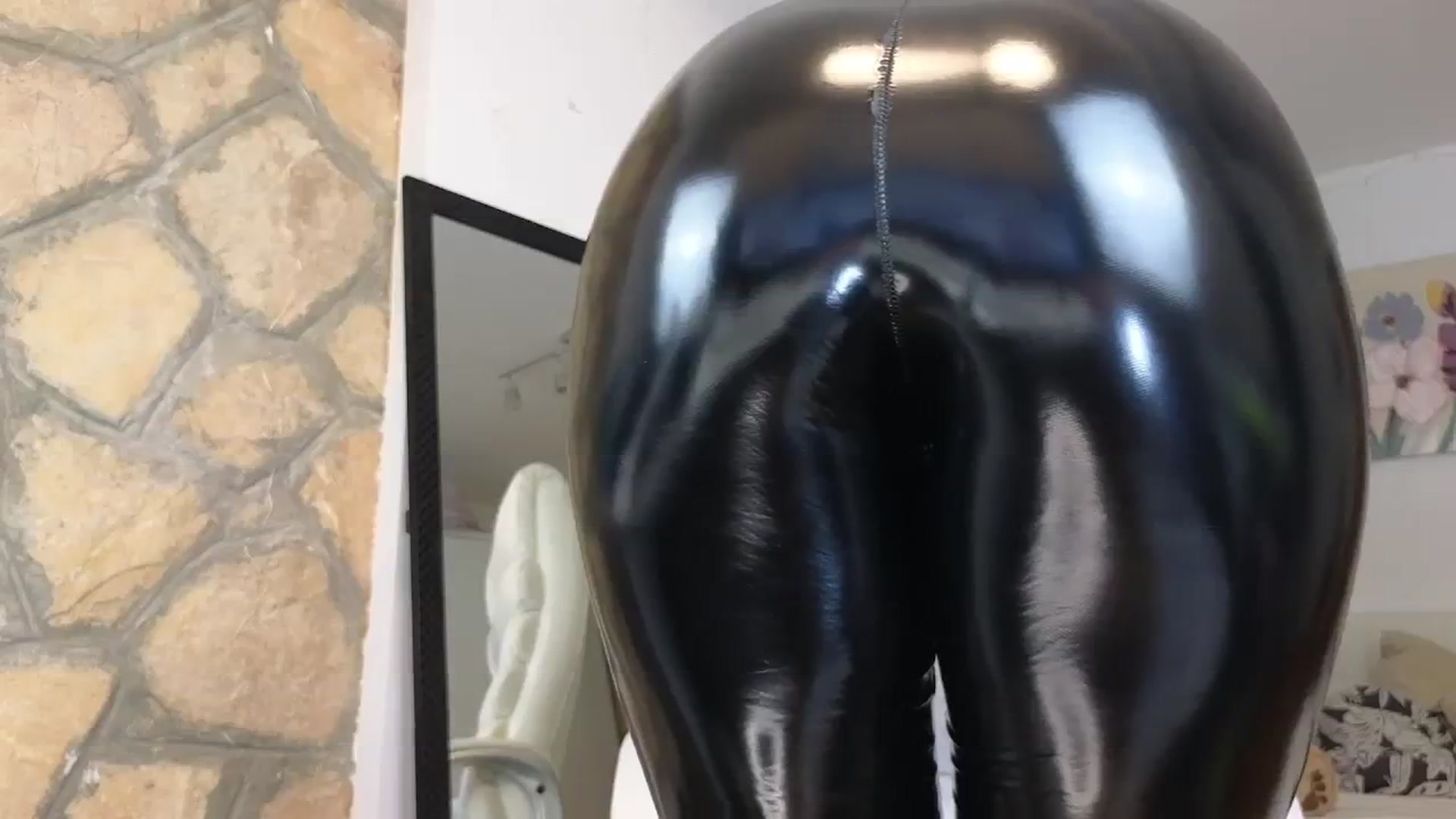 Gallery image thumbnail from AnnasCloset's myfreecams stream on, 07/22/2023, 22:56 image 9 of 20