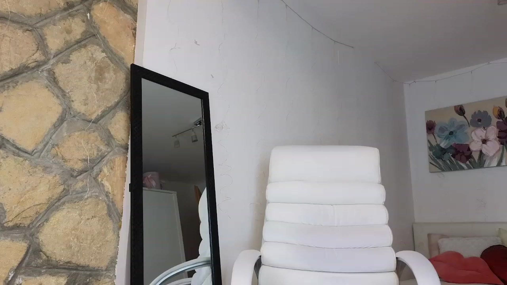Gallery image thumbnail from AnnasCloset's myfreecams stream on, 08/14/2023, 22:47 image 14 of 20