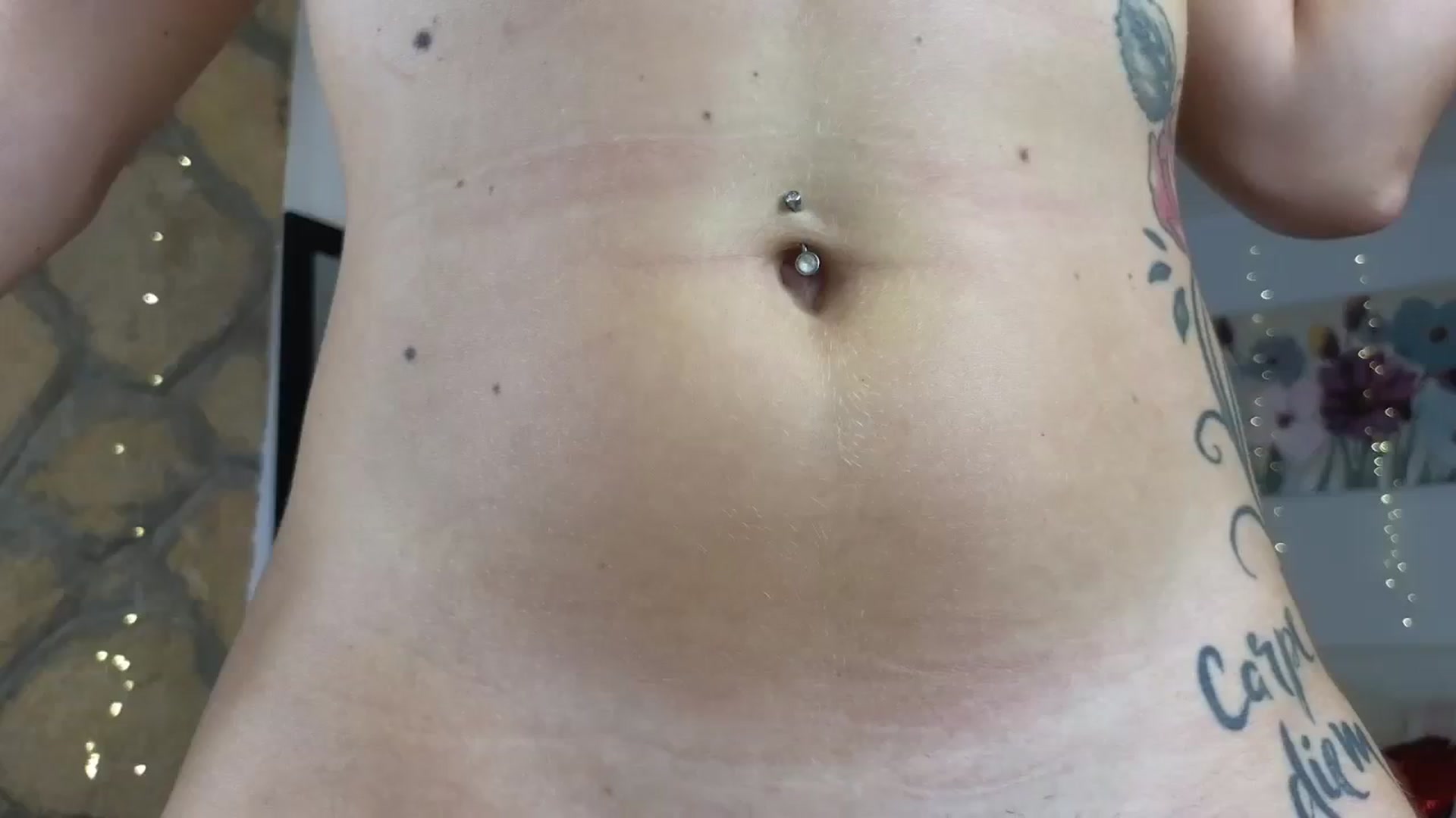 Gallery image thumbnail from AnnasCloset's myfreecams stream on, 08/23/2023, 24:24 image 18 of 20