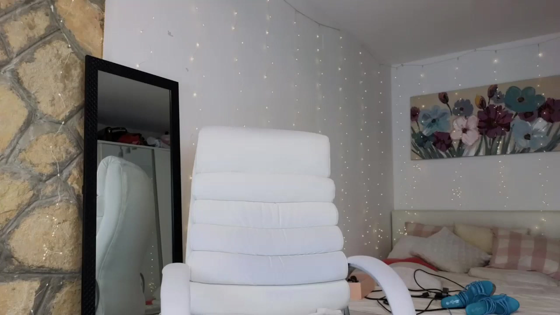 Gallery image thumbnail from AnnasCloset's myfreecams stream on, 10/07/2023, 22:36 image 10 of 20