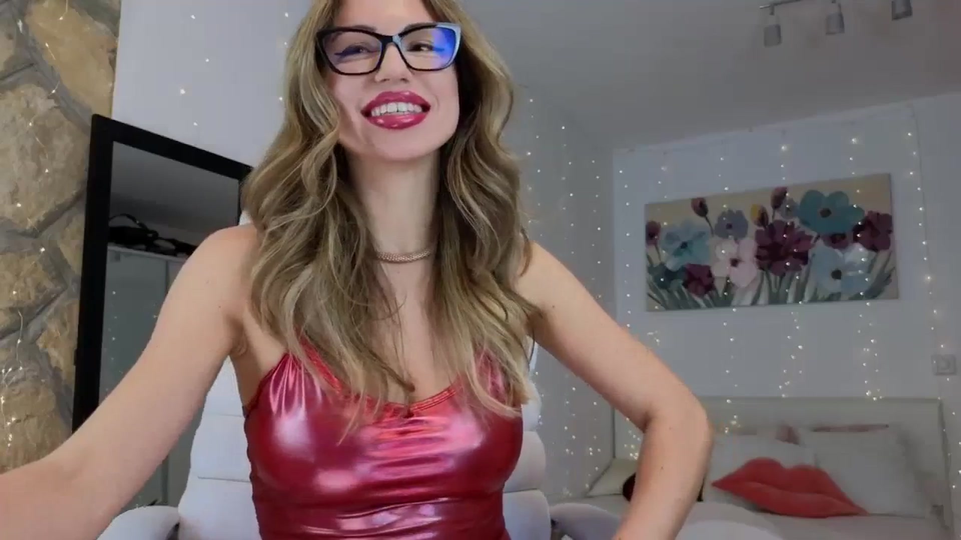 Gallery image thumbnail from AnnasCloset's myfreecams stream on, 12/25/2023, 20:16 image 9 of 20