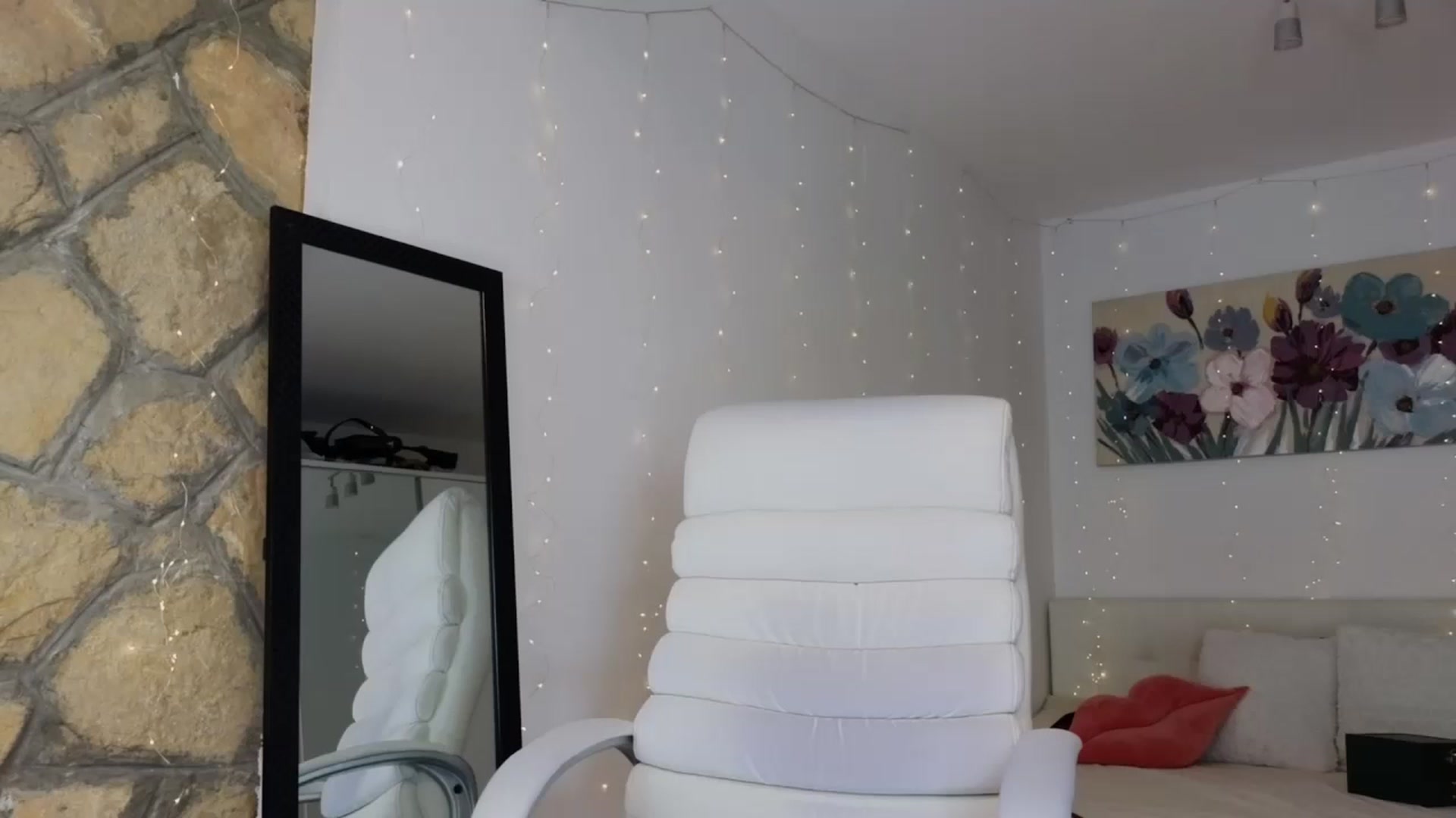 Gallery image thumbnail from AnnasCloset's myfreecams stream on, 01/03/2024, 01:06 image 16 of 20