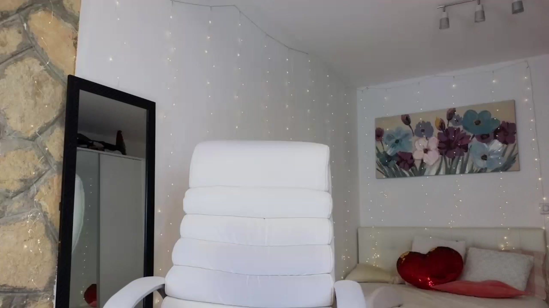 Gallery image thumbnail from AnnasCloset's myfreecams stream on, 01/14/2024, 02:08 image 5 of 20