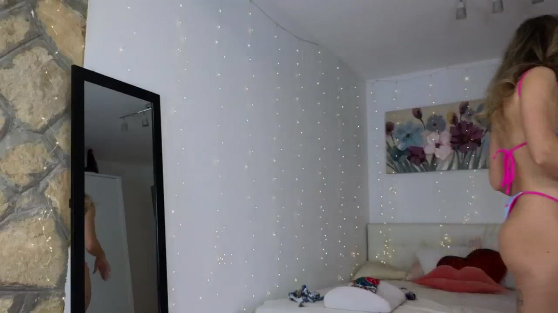 Gallery image thumbnail from AnnasCloset's myfreecams stream on, 01/29/2024, 02:27 image 18 of 20