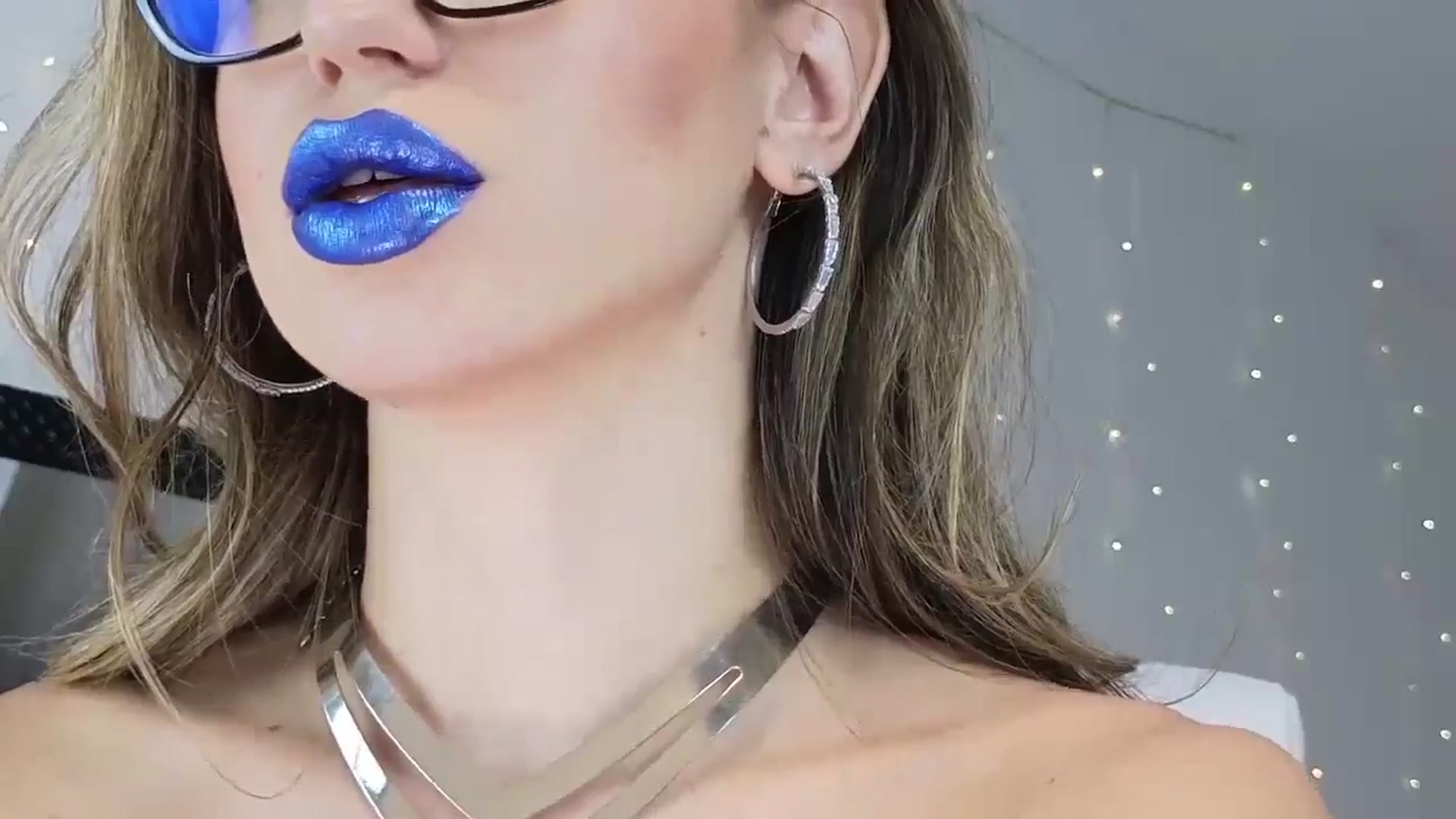 Gallery image thumbnail from AnnasCloset's myfreecams stream on, 04/27/2024, 24:09 image 10 of 20