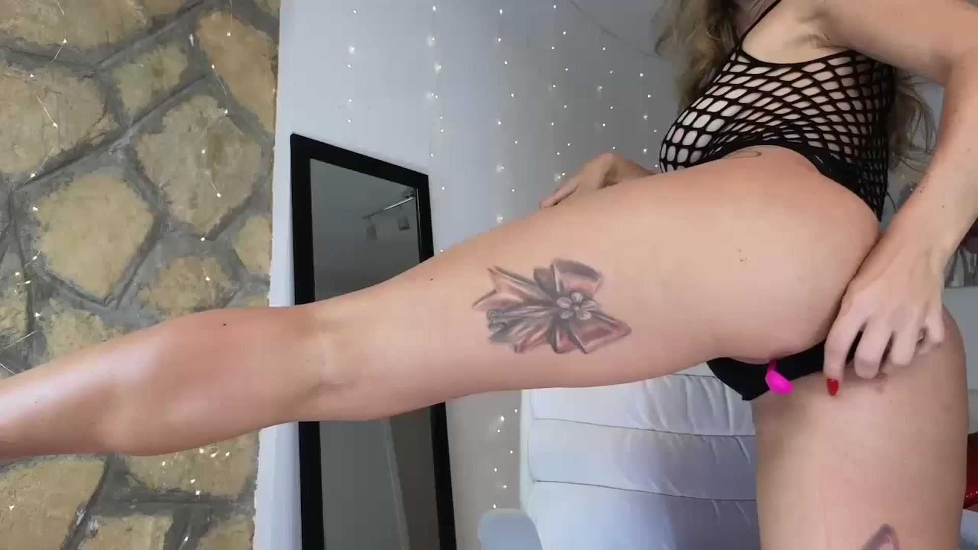 Gallery image thumbnail from AnnasCloset's myfreecams stream on, 05/20/2024, 22:10 image 1 of 20