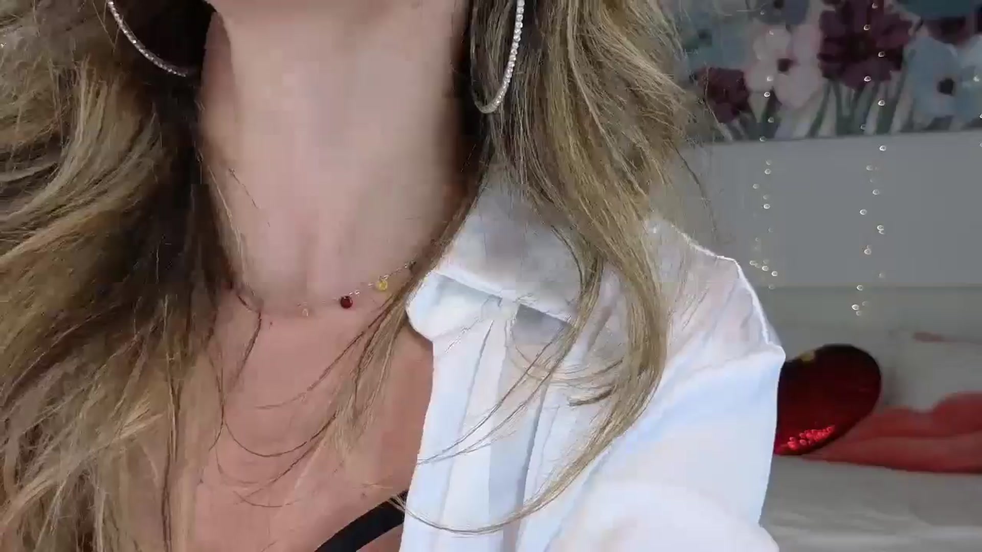 Gallery image thumbnail from AnnasCloset's myfreecams stream on, 05/21/2024, 02:45 image 19 of 20