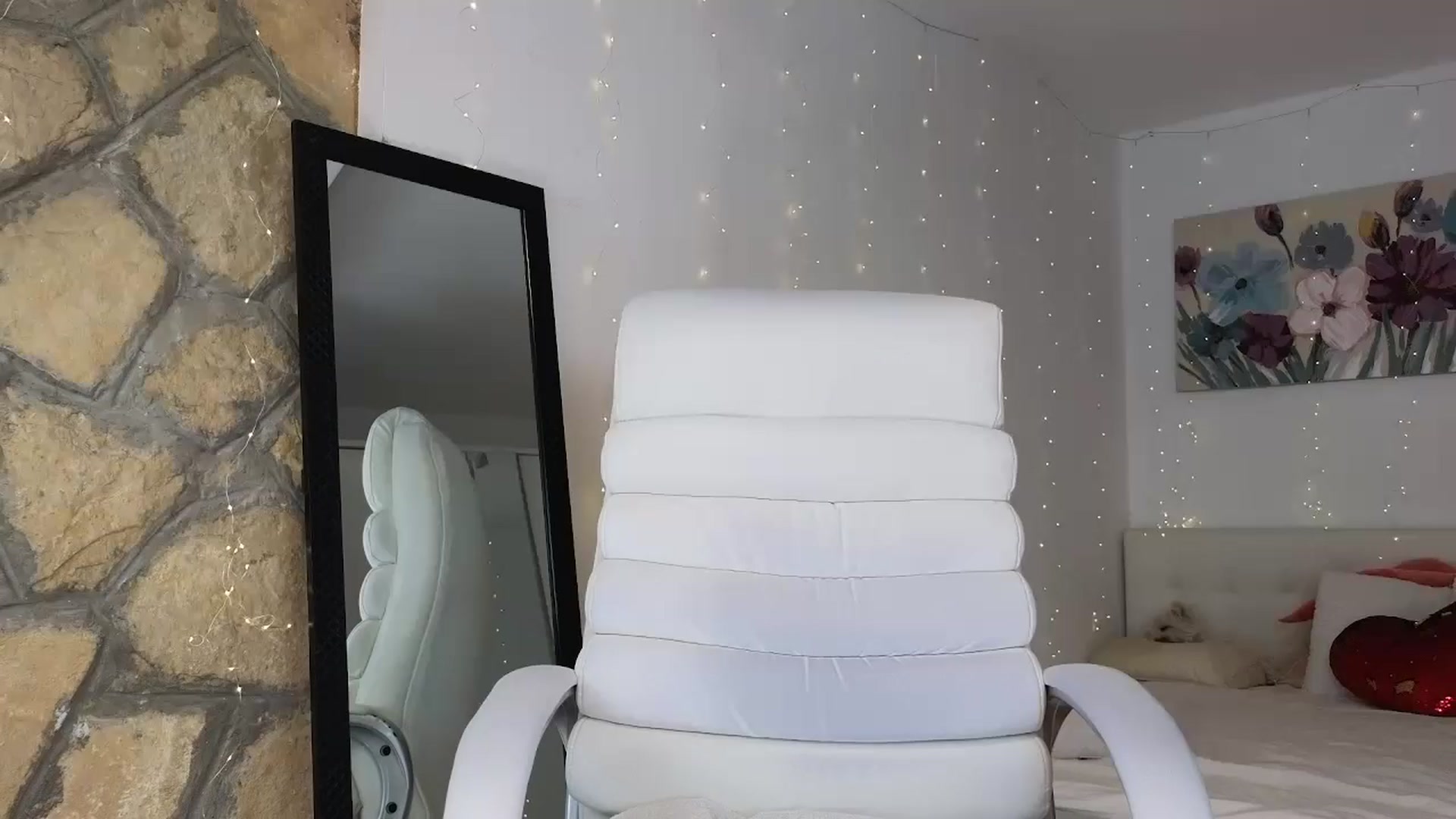 Gallery image thumbnail from AnnasCloset's myfreecams stream on, 05/23/2024, 23:47 image 13 of 20
