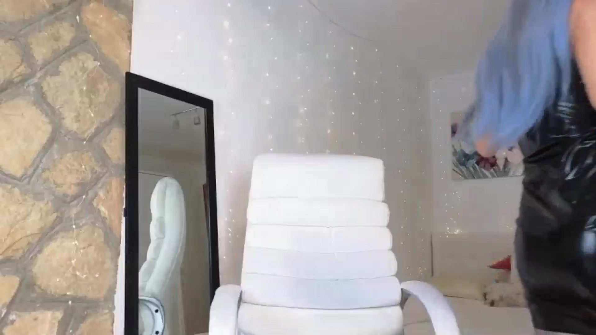 Gallery image thumbnail from AnnasCloset's myfreecams stream on, 05/31/2024, 23:55 image 18 of 20