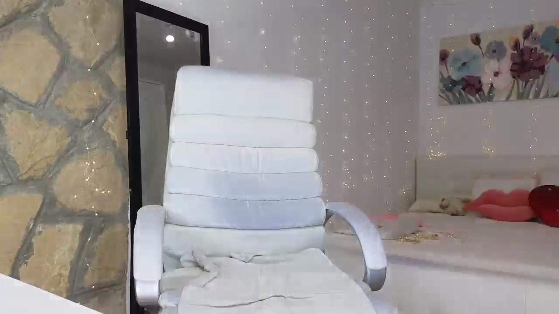 Gallery image thumbnail from AnnasCloset's myfreecams stream on, 06/12/2024, 02:04 image 6 of 20
